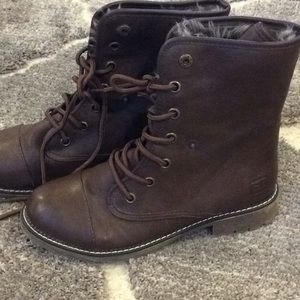 Combat boots